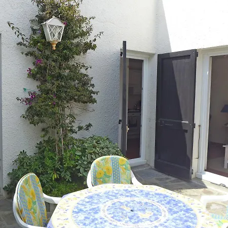 Holiday Les Lamparos